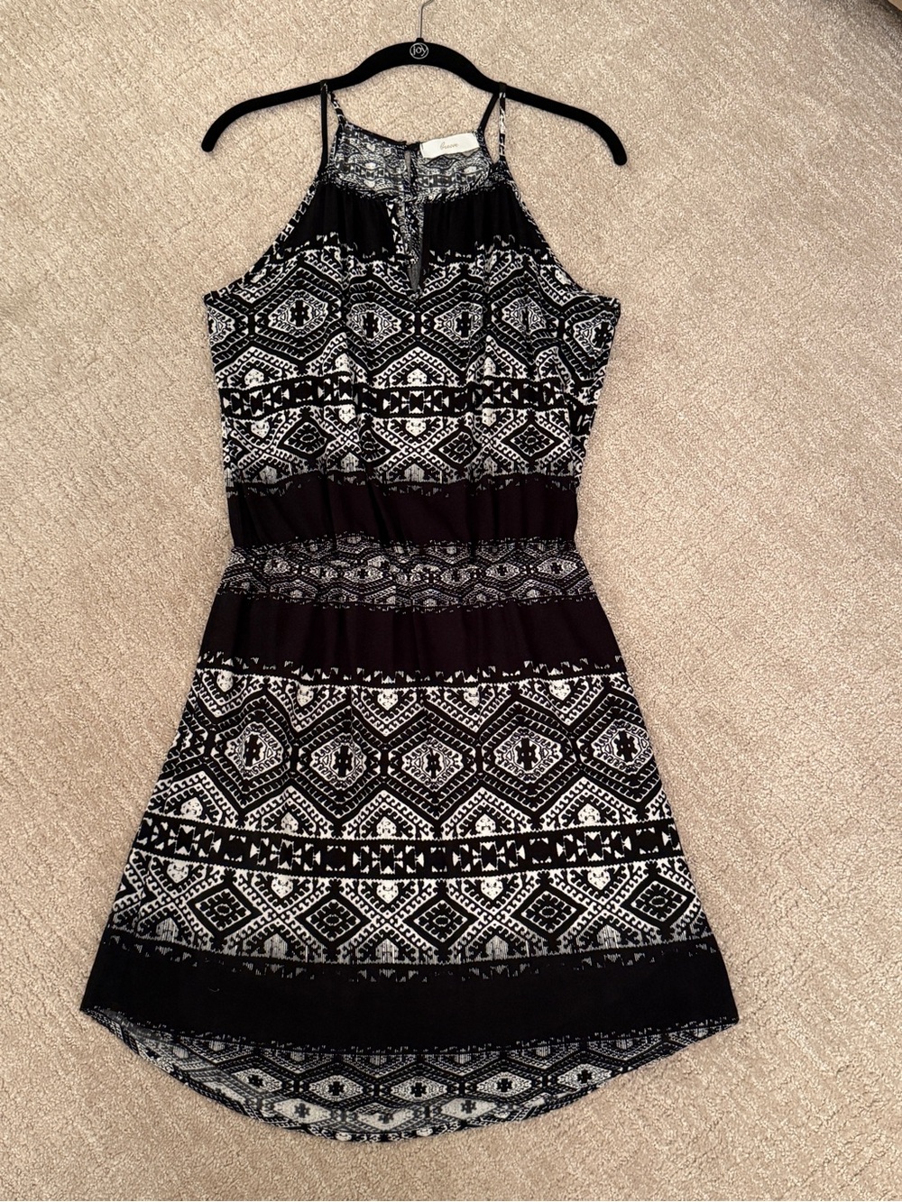 Evereve Braeve Black & White Halter Dress